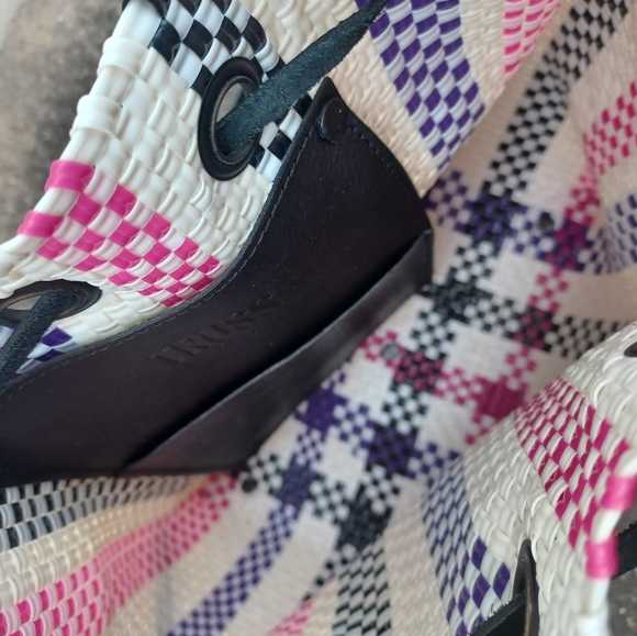 TRUSS Large Woven Leather Trim Bucket Bag - Picture 9 of 14